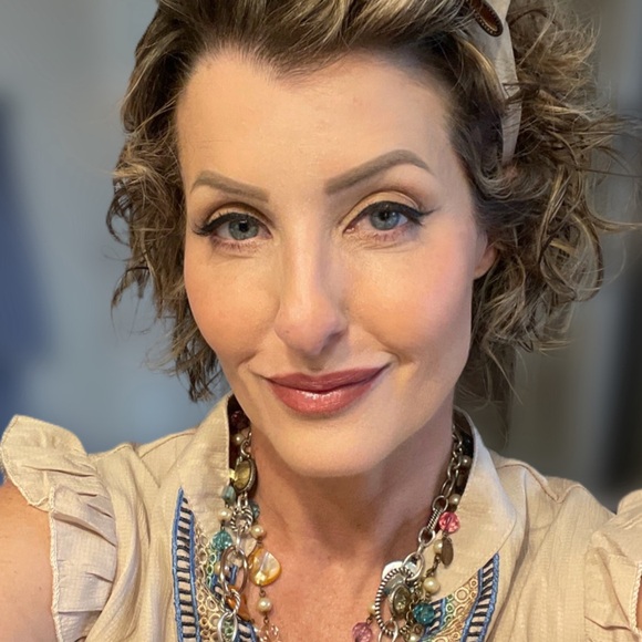 Meet your Posher, Jennifer - Picture 5 of 8